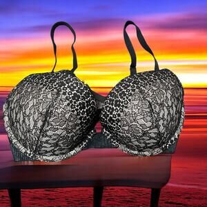 Victoria's Secret 34D Black Chantilly Lace Banded Push-Up Bra Underwire Classic